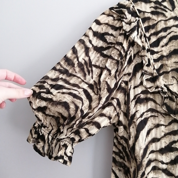 Ba&sh Tiger Print Ruffle Accent Button Up Blouse with Half Sleeves Ba&Sh 0 XS - Picture 9 of 17